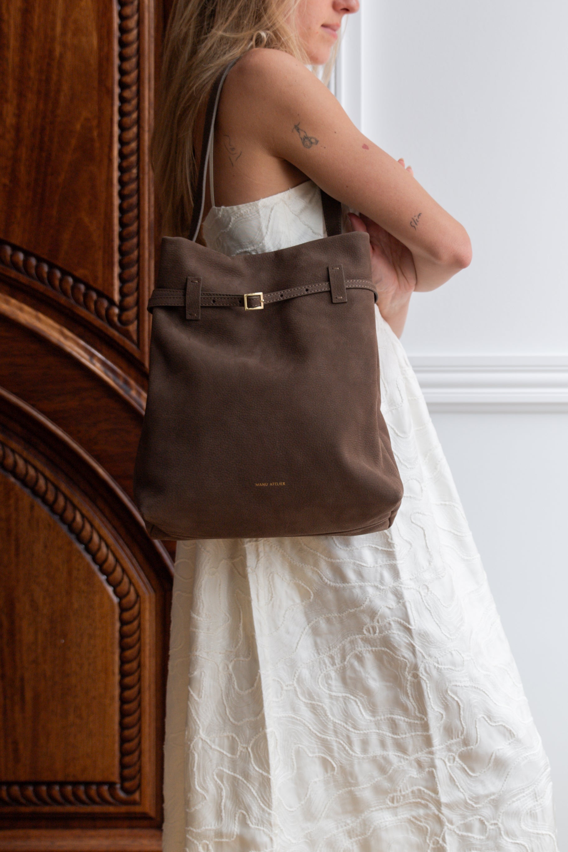 トートバッグ Manu Atelier Tote Du Jour Camel suede tote bag Tote du Jour by Manu Atelier