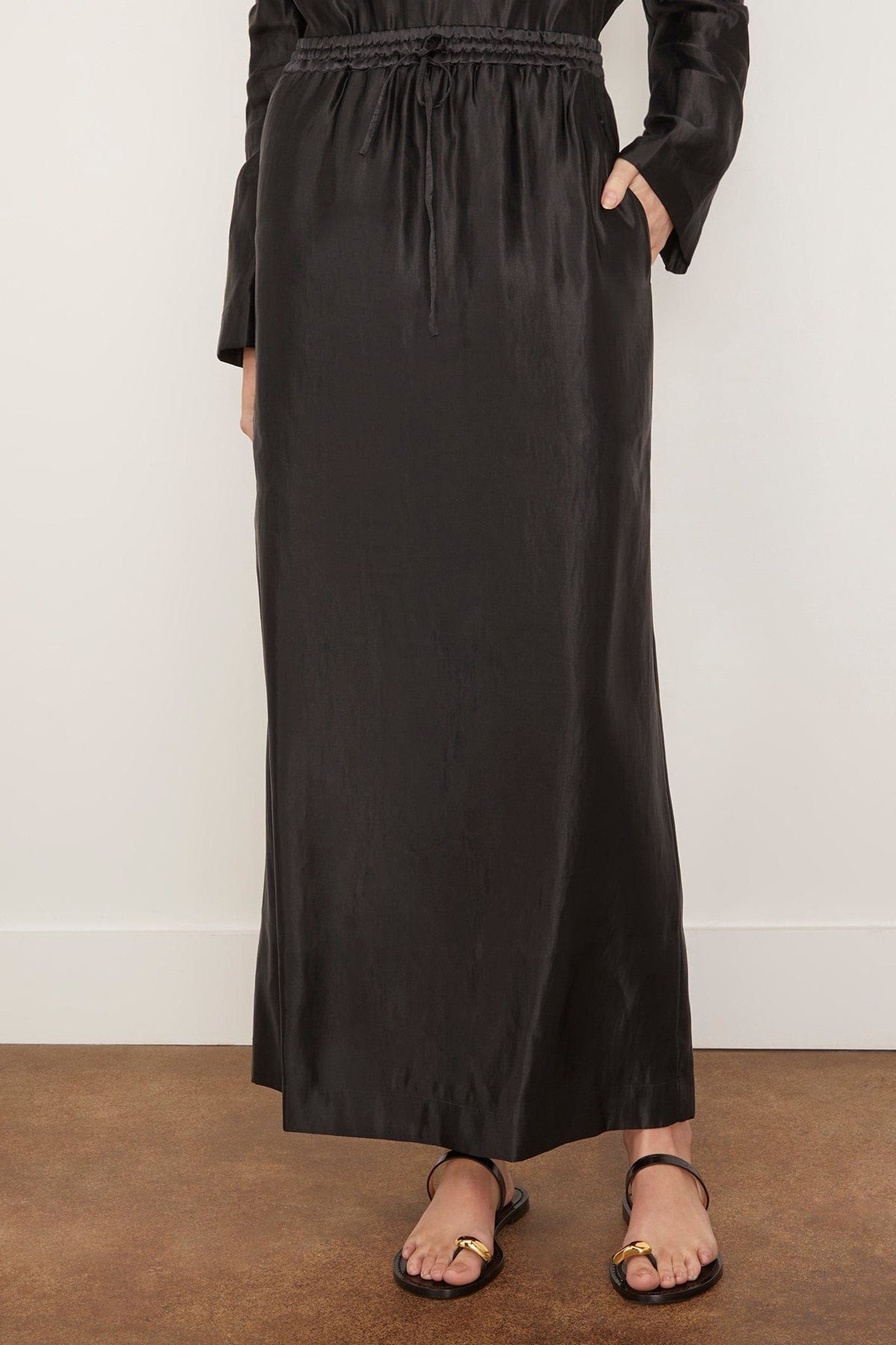 【LOULOUSEOUL】Unbar Frill Maxi Skirt (Black) Elastic Waistband Long Skirt - Black | SHOP BAZAAR